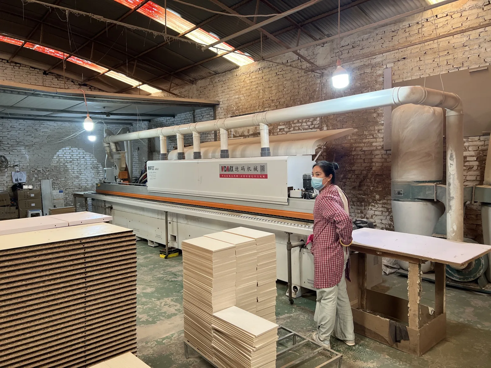 Equipo de produccion de paneles para muebles de dormitorio